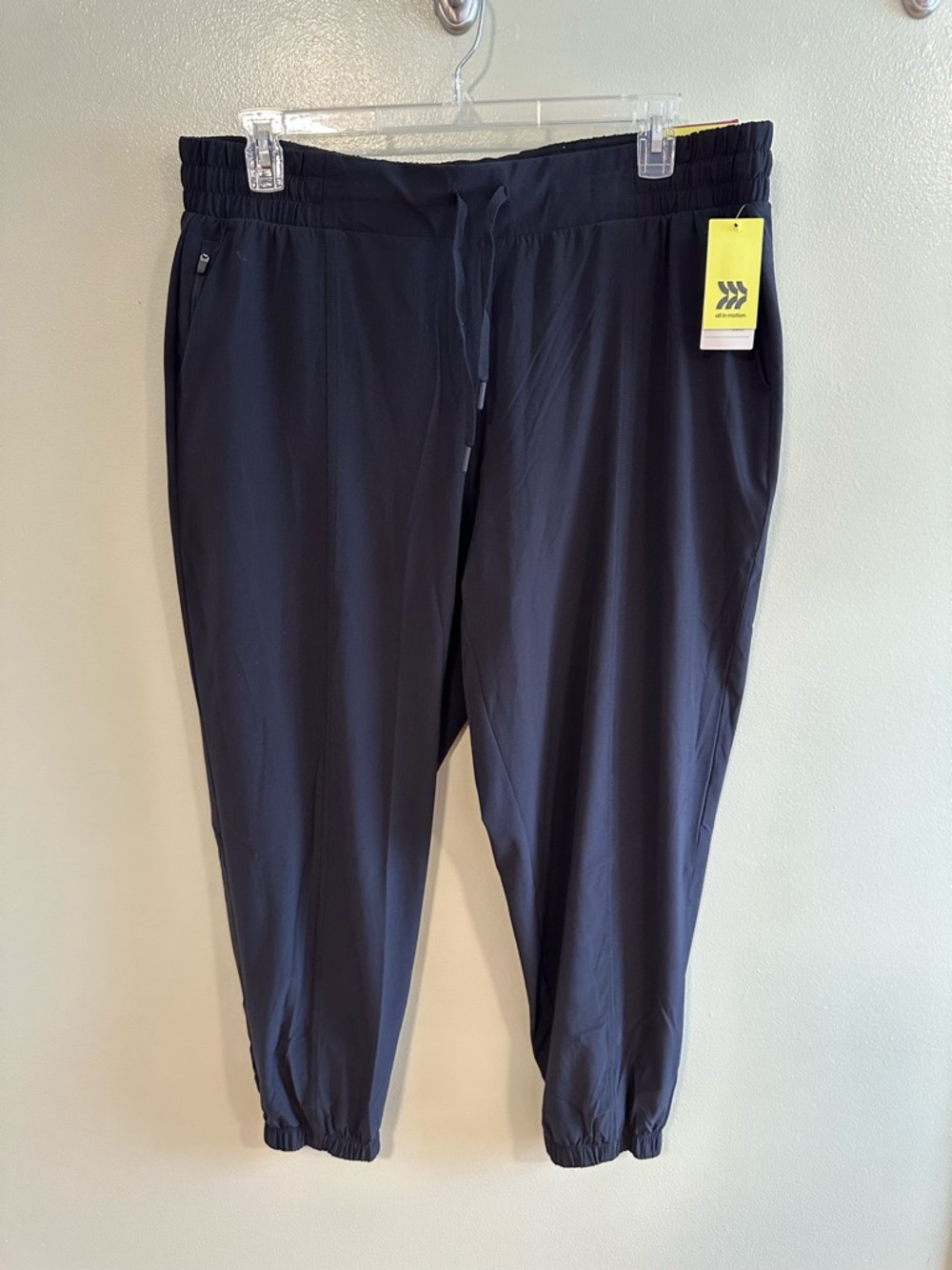 NWT All in Motion Black Joggers XXL | Mid Rise Active Light Pants